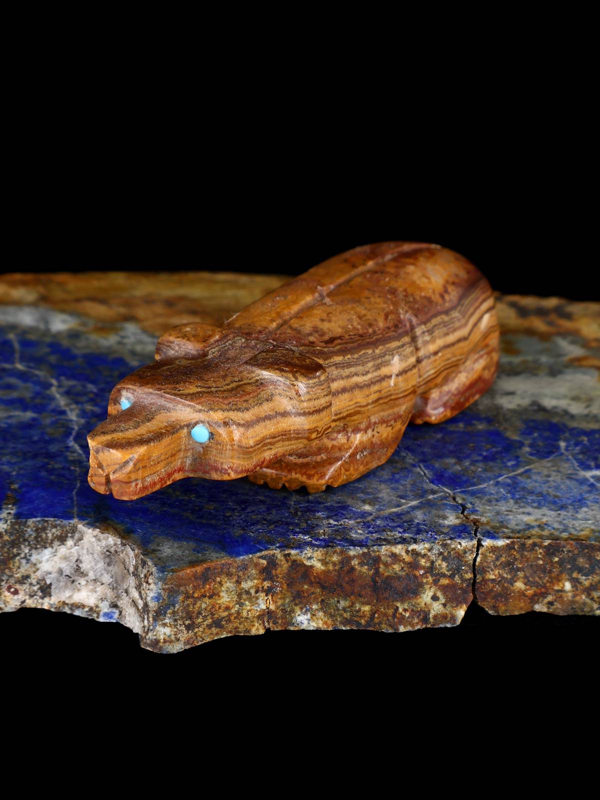 Onyx Wolf Zuni Fetish - PuebloDirect.com