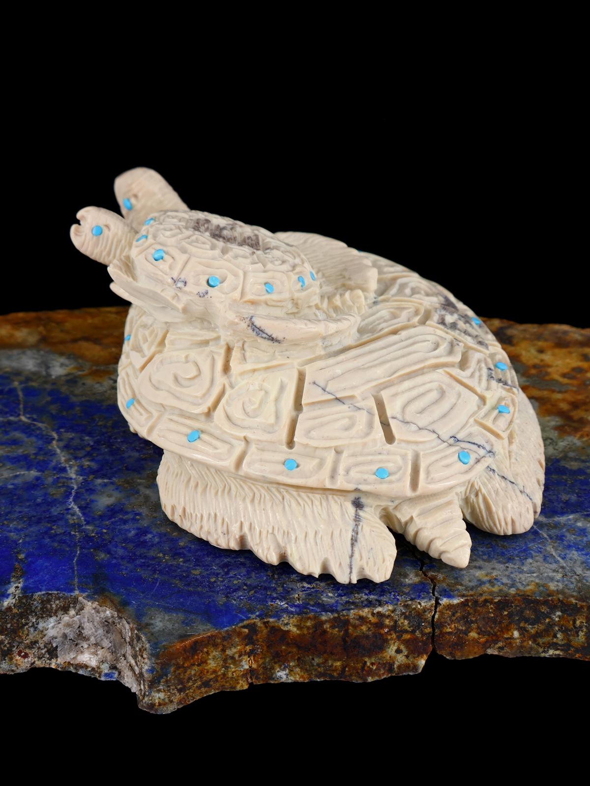Serpentine Turtle Family Zuni Fetish - PuebloDirect.com