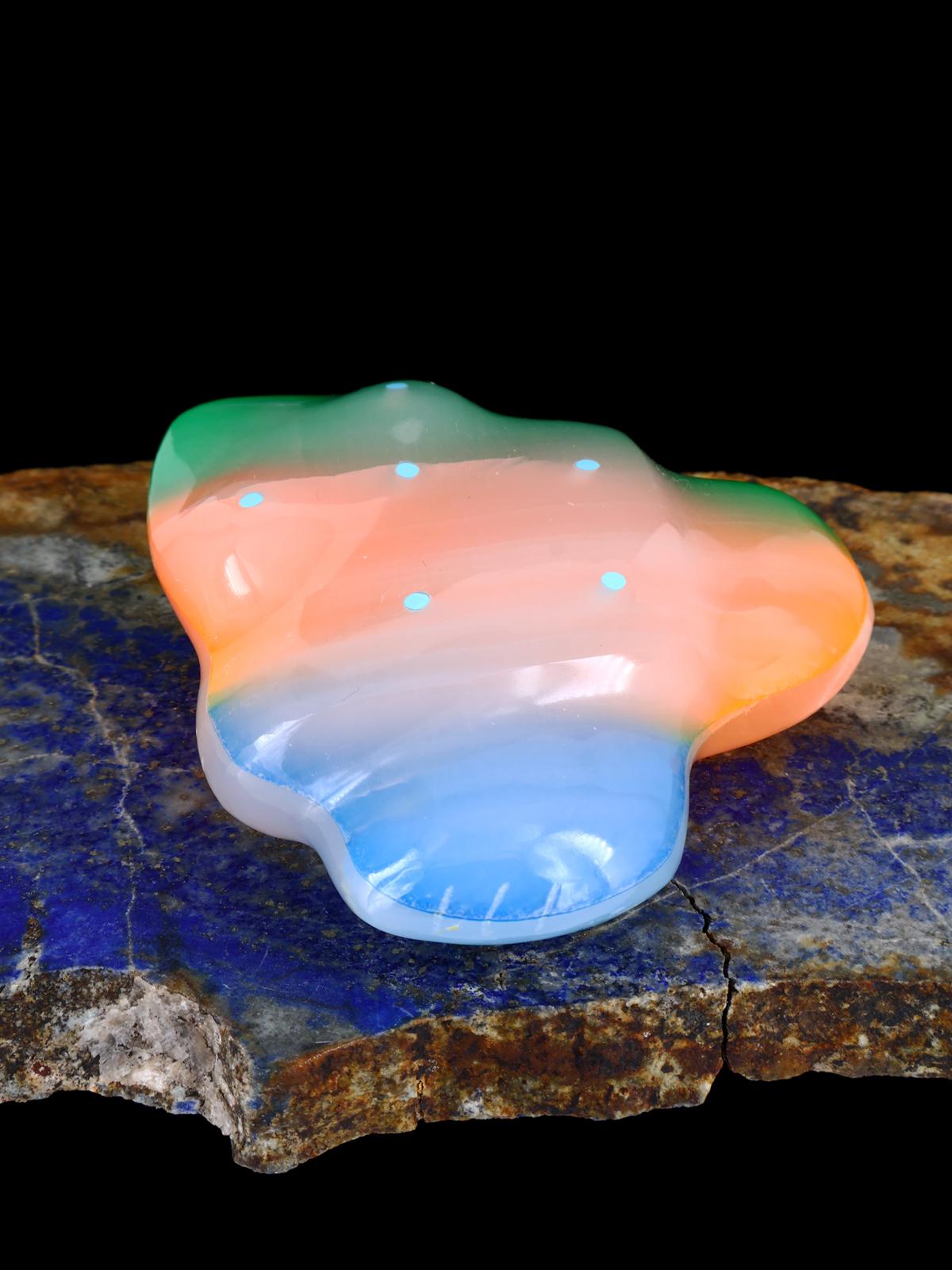 Dyed Calcite Frog Zuni Fetish - PuebloDirect.com