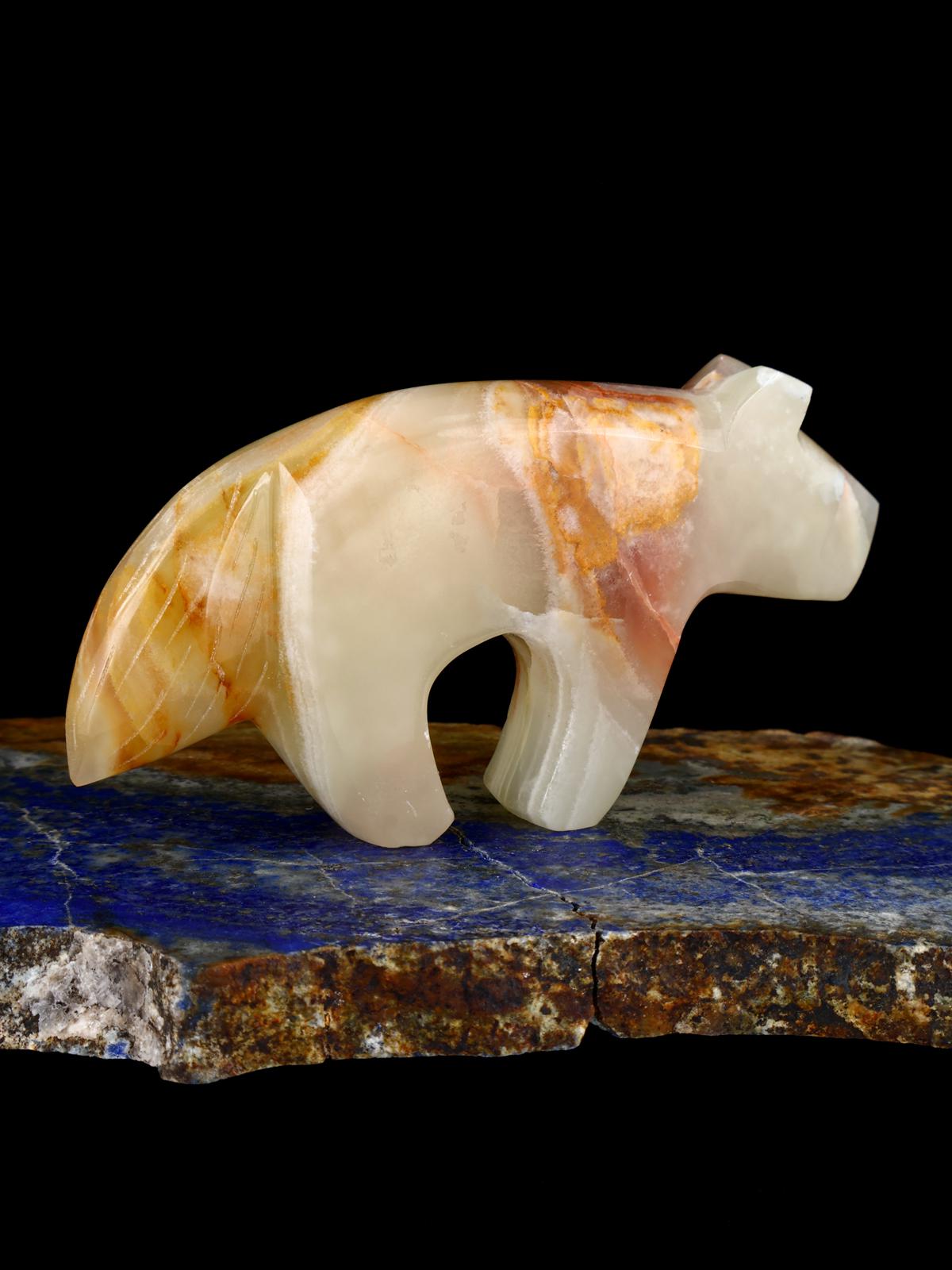 Onyx Wolf Zuni Fetish - PuebloDirect.com