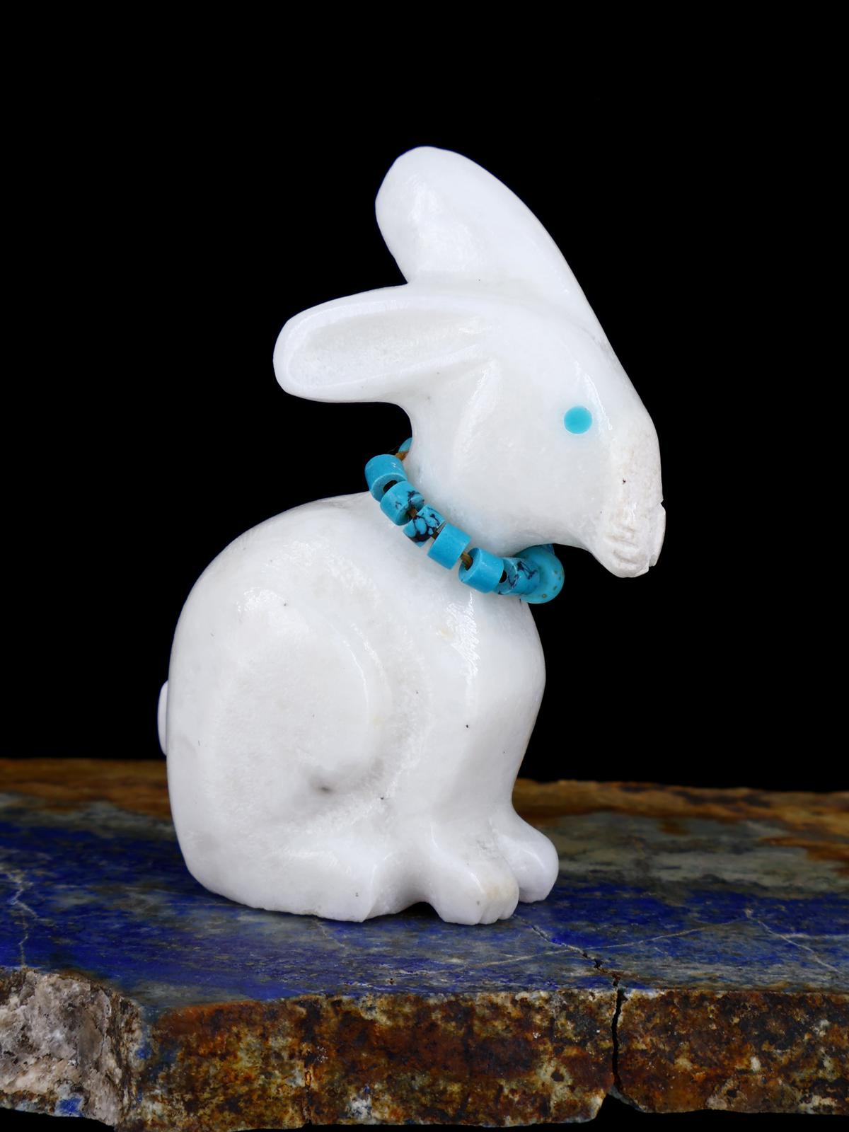 Fetiche Zuni del Conejo de Mármol Blanco