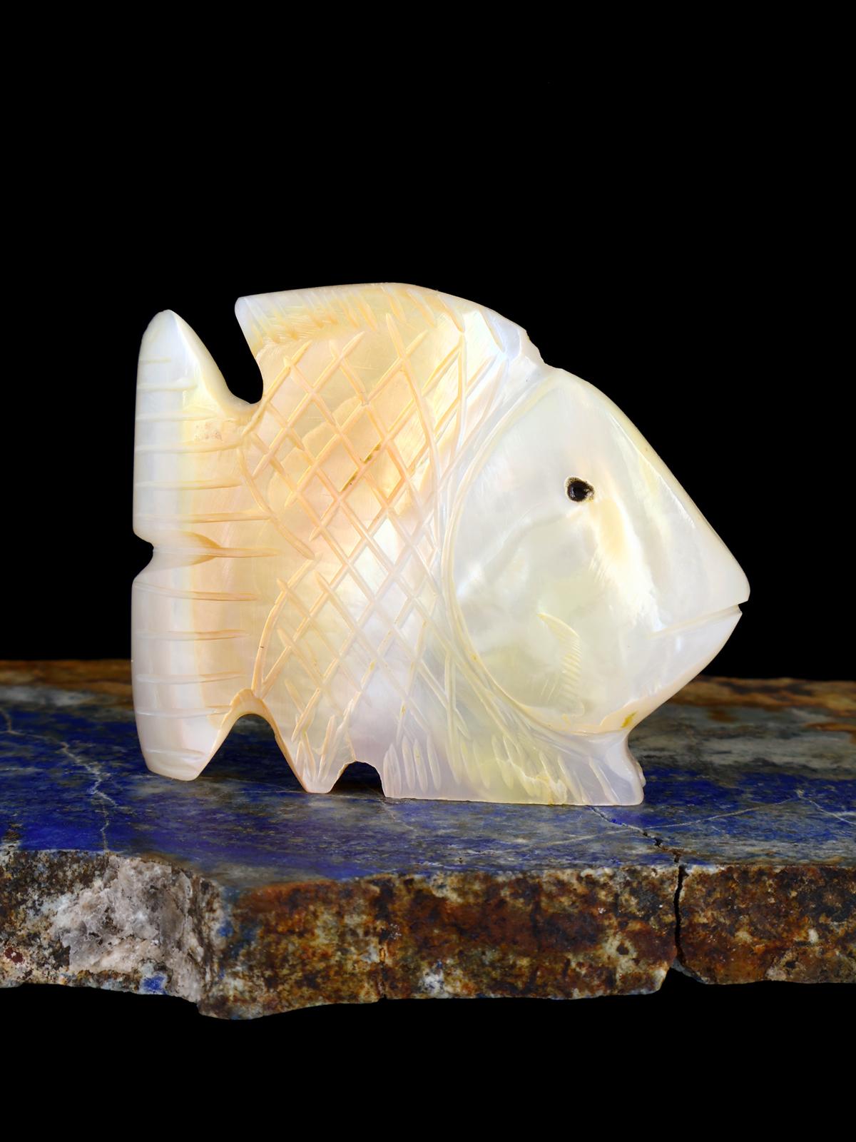 Mother of Pearl Fish Zuni Fetish