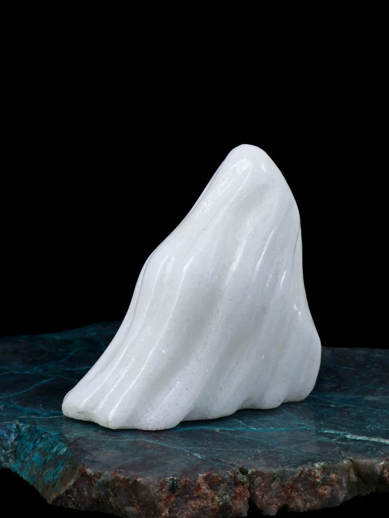White Marble Ghost Zuni Fetish - PuebloDirect.com