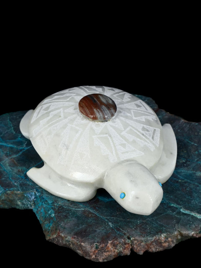 Etched White Marble Turtle Zuni Fetish - PuebloDirect.com