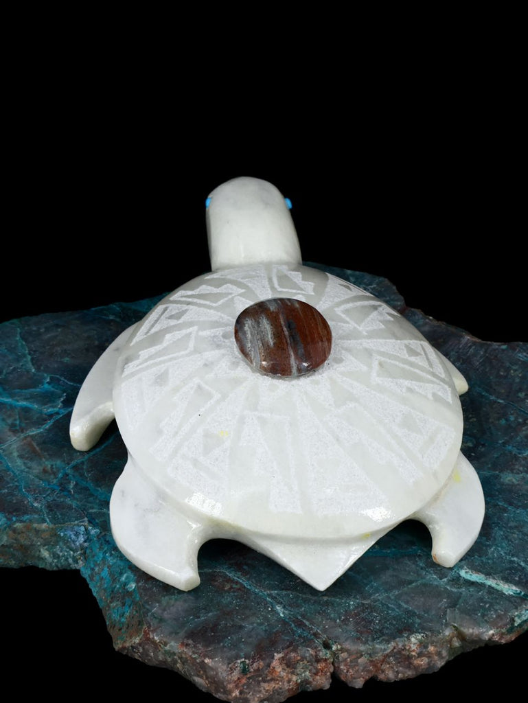 Etched White Marble Turtle Zuni Fetish - PuebloDirect.com