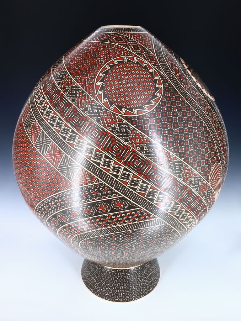 Large Hand Coiled Mata Ortiz Paquime Pottery Vase - PuebloDirect.com