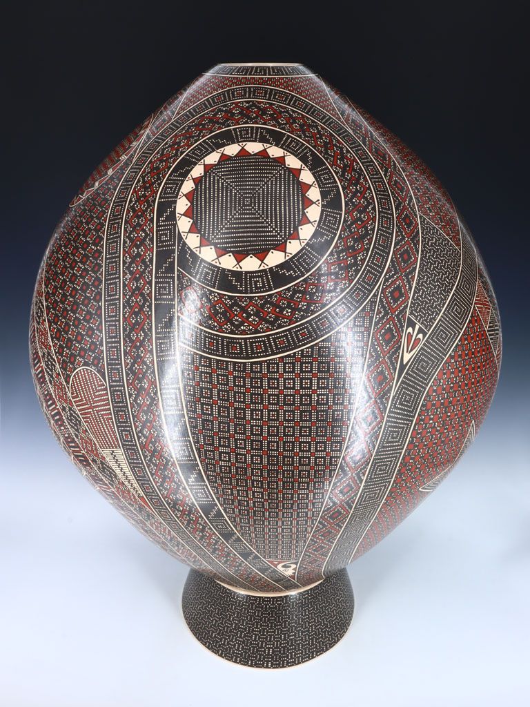 Large Hand Coiled Mata Ortiz Paquime Pottery Vase - PuebloDirect.com