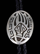 Cravate bolo amérindienne en argent sterling avec ours superposé