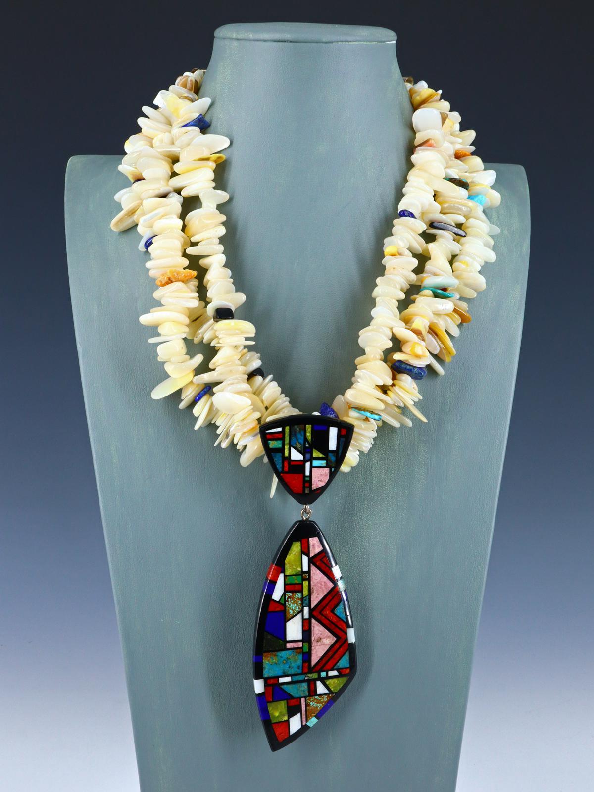 Collar turquesa con incrustaciones de mosaico de Santo Domingo nativo americano