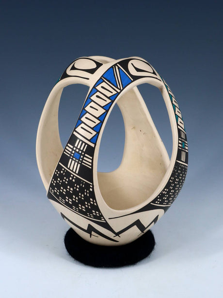 Mata Ortiz Hand Coiled Pottery Vase - PuebloDirect.com