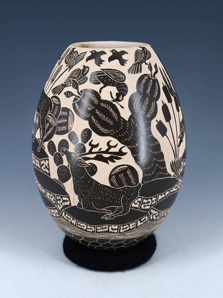 Mata Ortiz Hand Coiled Wildlife Etched Pottery - PuebloDirect.com