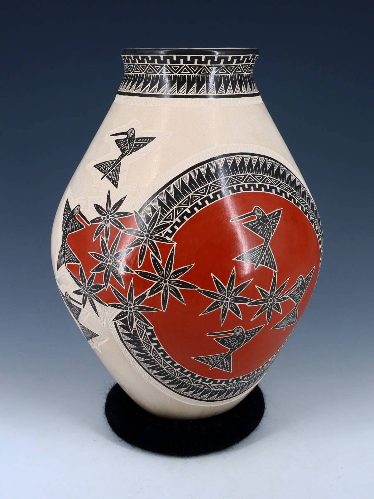 Mata Ortiz Hand Coiled Etched Pottery Vase – PuebloDirect.com