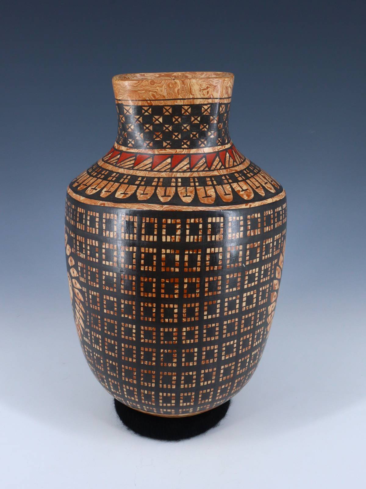 Mata Ortiz Hand Coiled Mezcla Clay Pottery Vase - PuebloDirect.com