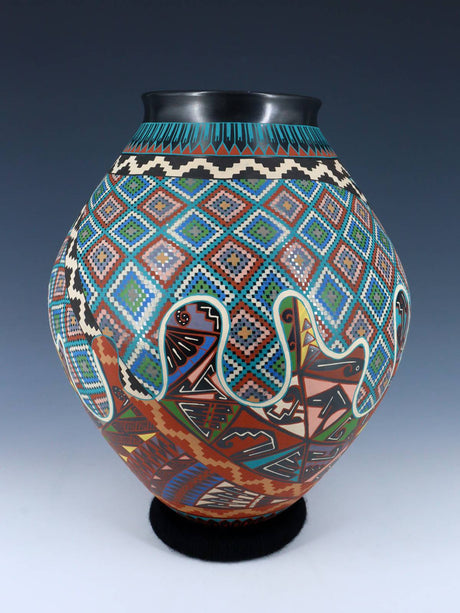 Mata Ortiz Hand Coiled and Painted Pottery Vase - PuebloDirect.com