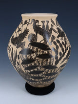 Mata Ortiz Hand Coiled Wildlife Etched Pottery - PuebloDirect.com