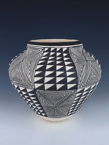 Acoma Pueblo Hand Coiled Pottery - PuebloDirect.com