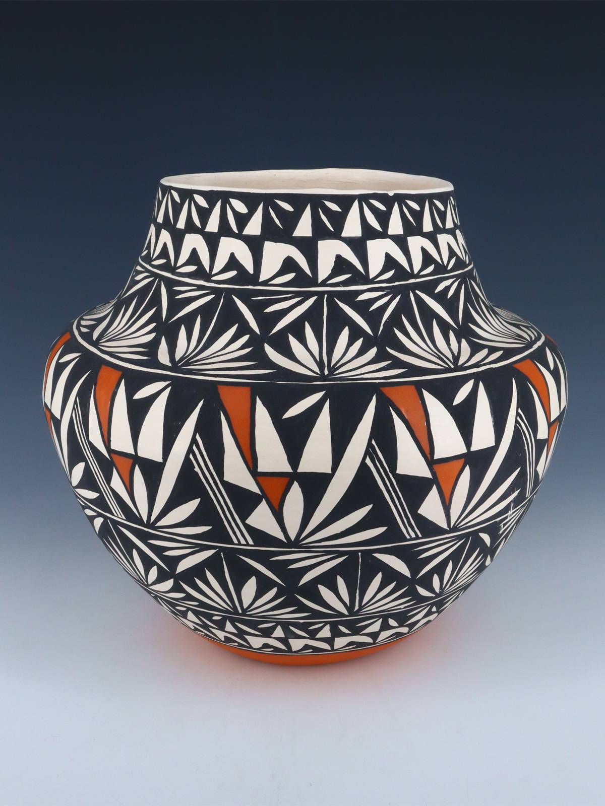 Native American Pottery – Tagged 