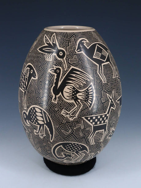 Mata Ortiz Hand Coiled Wildlife Etched Pottery Vase - PuebloDirect.com