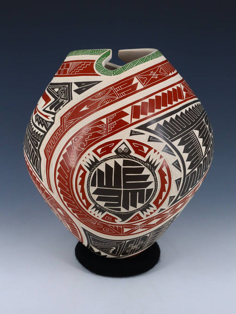 Mata Ortiz Hand Coiled Etched Wildlife Pottery - PuebloDirect.com