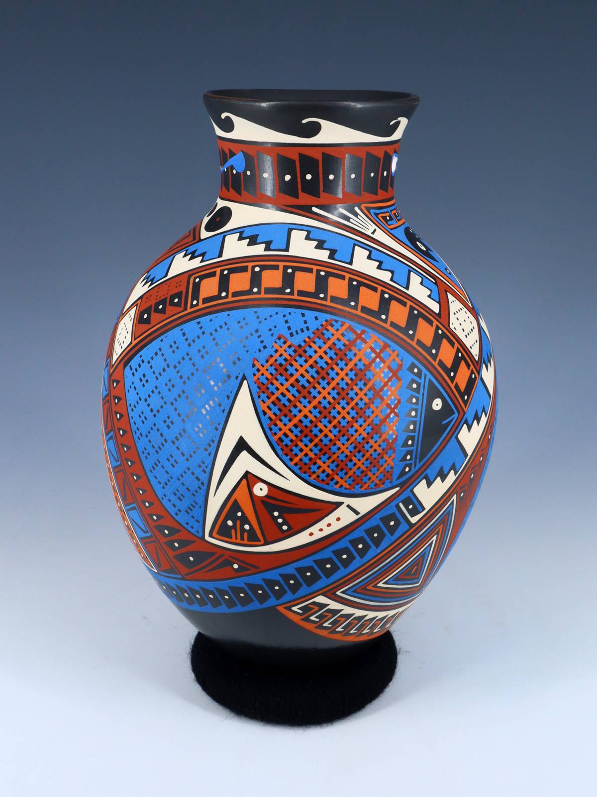 Mata Ortiz Hand Coiled Pottery Vase - PuebloDirect.com
