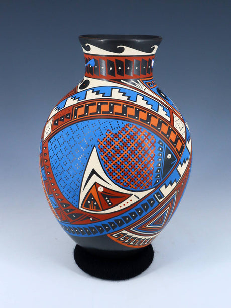 Mata Ortiz Hand Coiled Pottery Vase - PuebloDirect.com