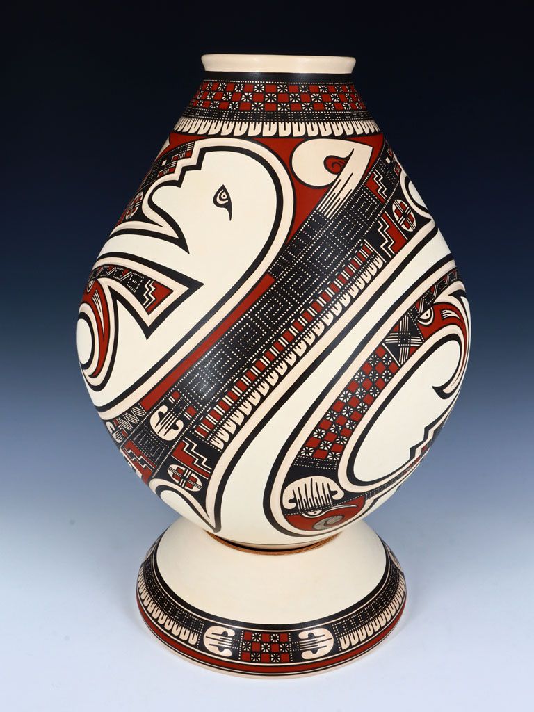 Mata Ortiz Hand Coiled Pottery With Stand - PuebloDirect.com