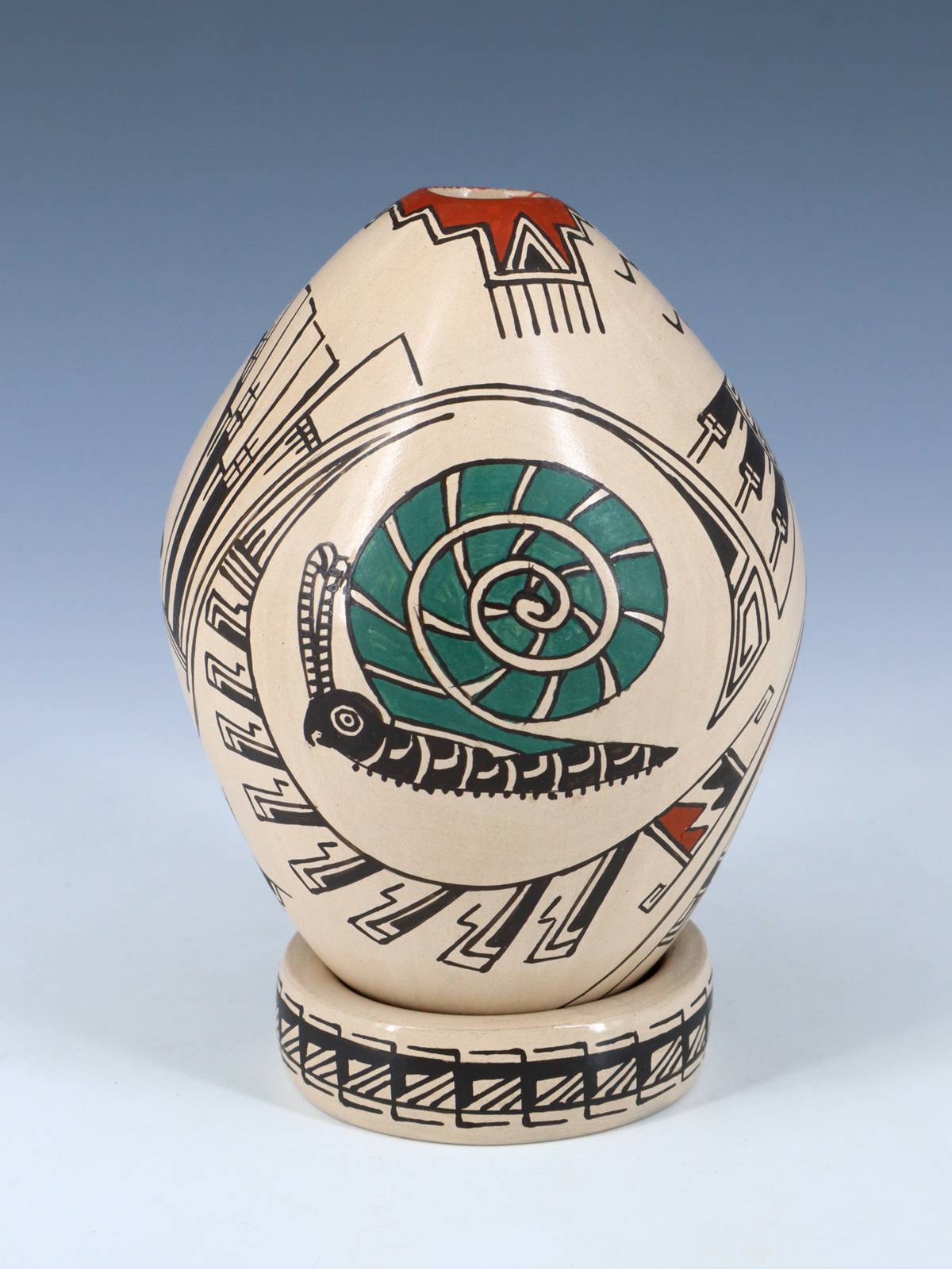 Mata Ortiz Hand Coiled Nature Pottery Vase