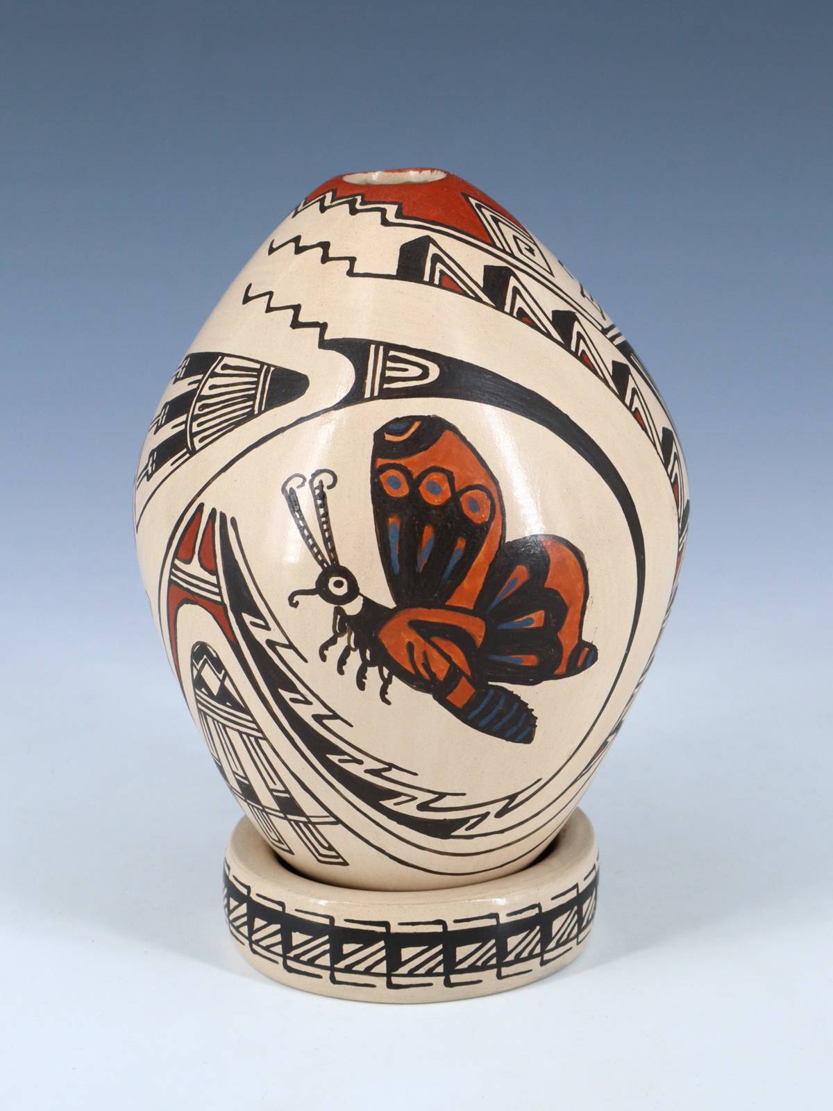 Mata Ortiz Hand Coiled Nature Pottery Vase