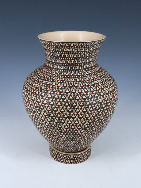 Jarrón de cerámica geométrica pintada Mata Ortiz
