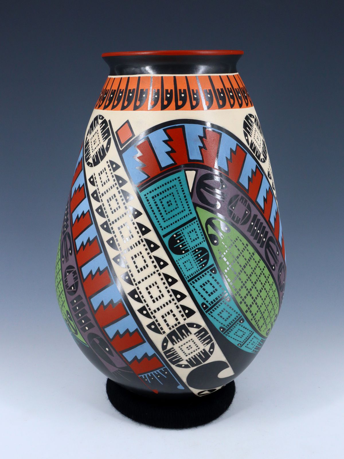 Mata Ortiz Hand Coiled Pottery Vase - PuebloDirect.com