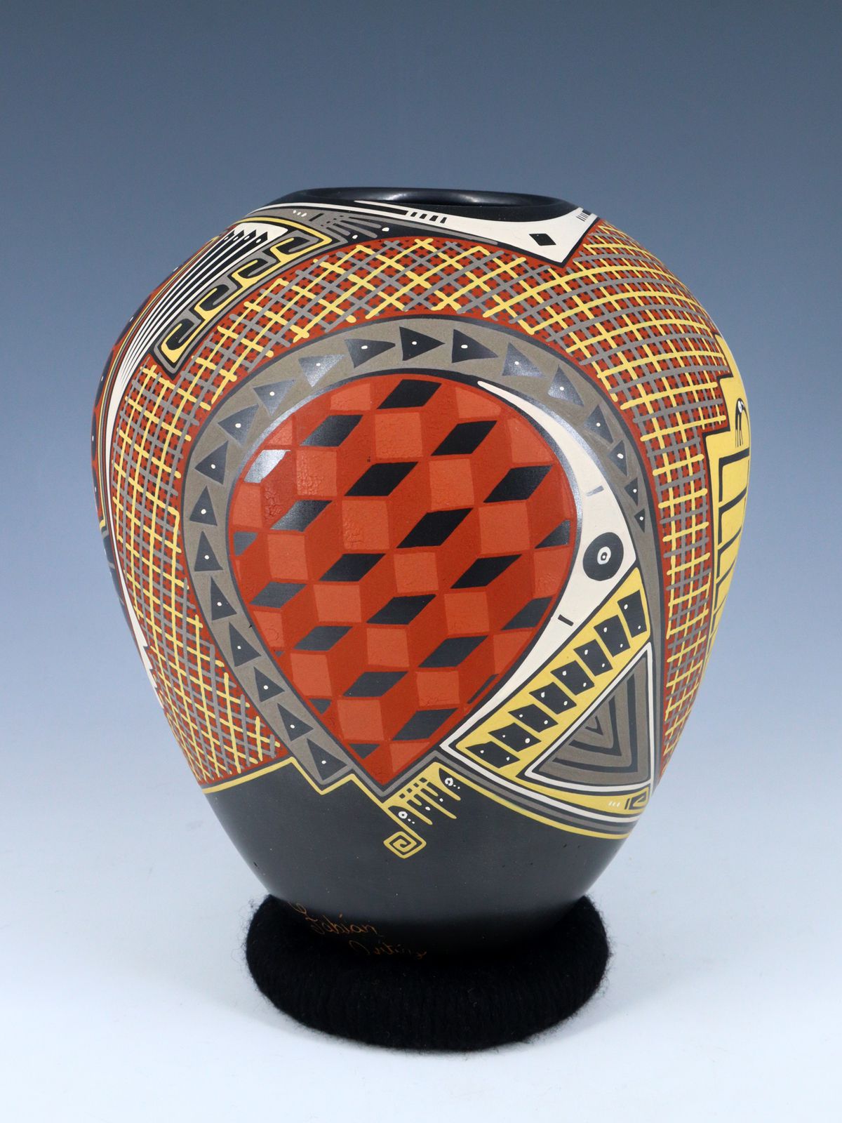 Mata Ortiz Hand Coiled and Painted Paquime Pottery - PuebloDirect.com