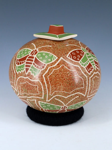 Mata Ortiz Etched Bird Pottery Vase w/Lid - PuebloDirect.com
