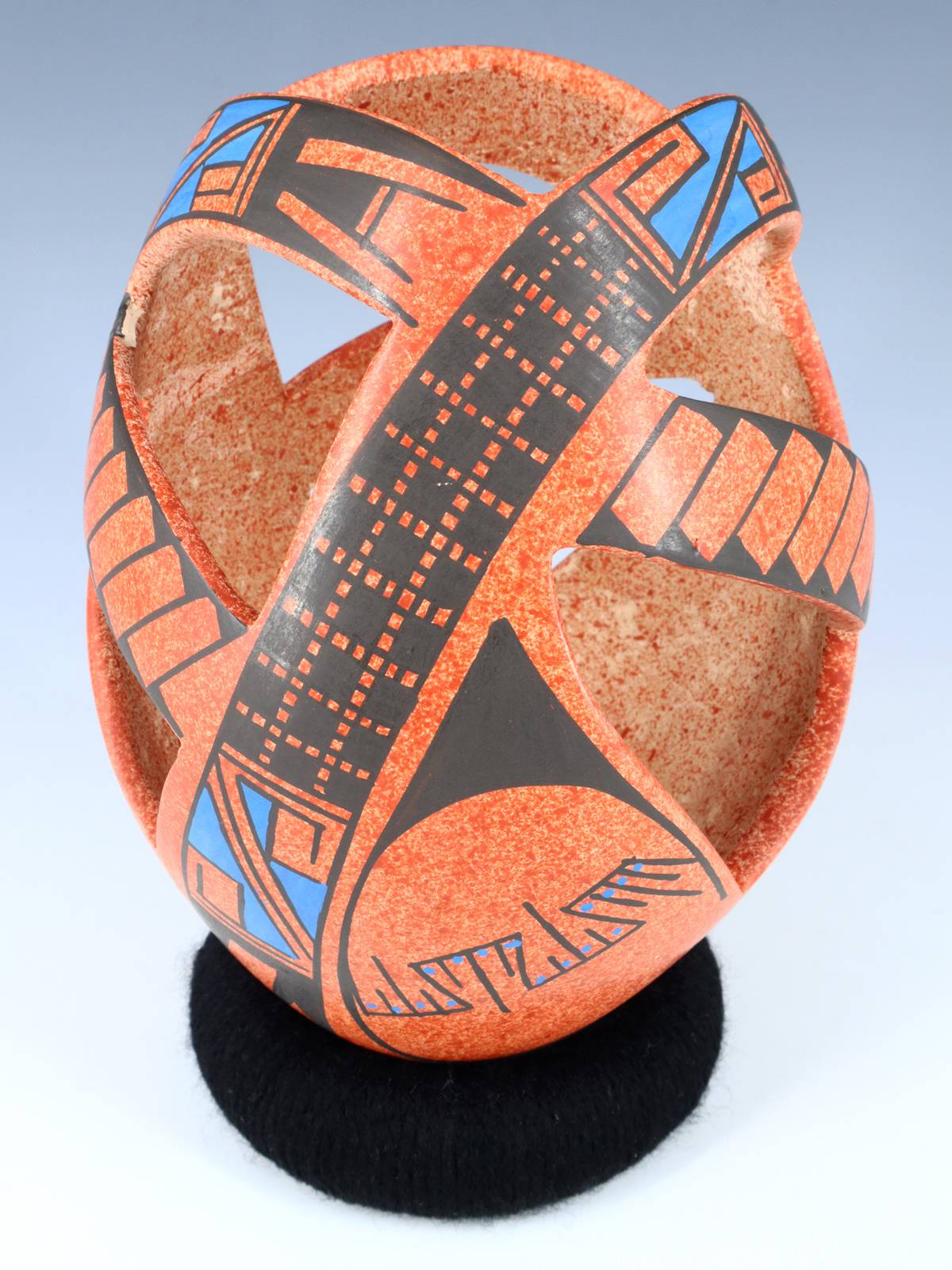 Mata Ortiz Hand Coiled Pottery Vase