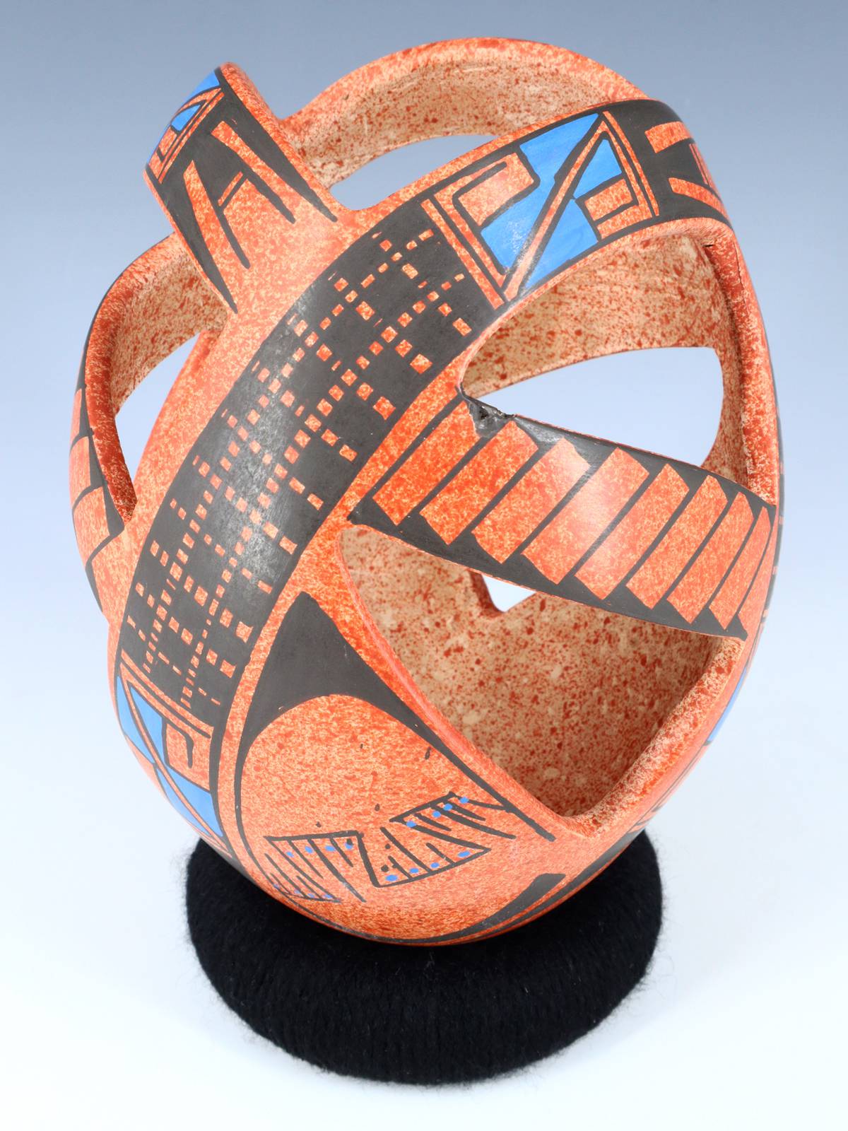 Mata Ortiz Hand Coiled Pottery Vase