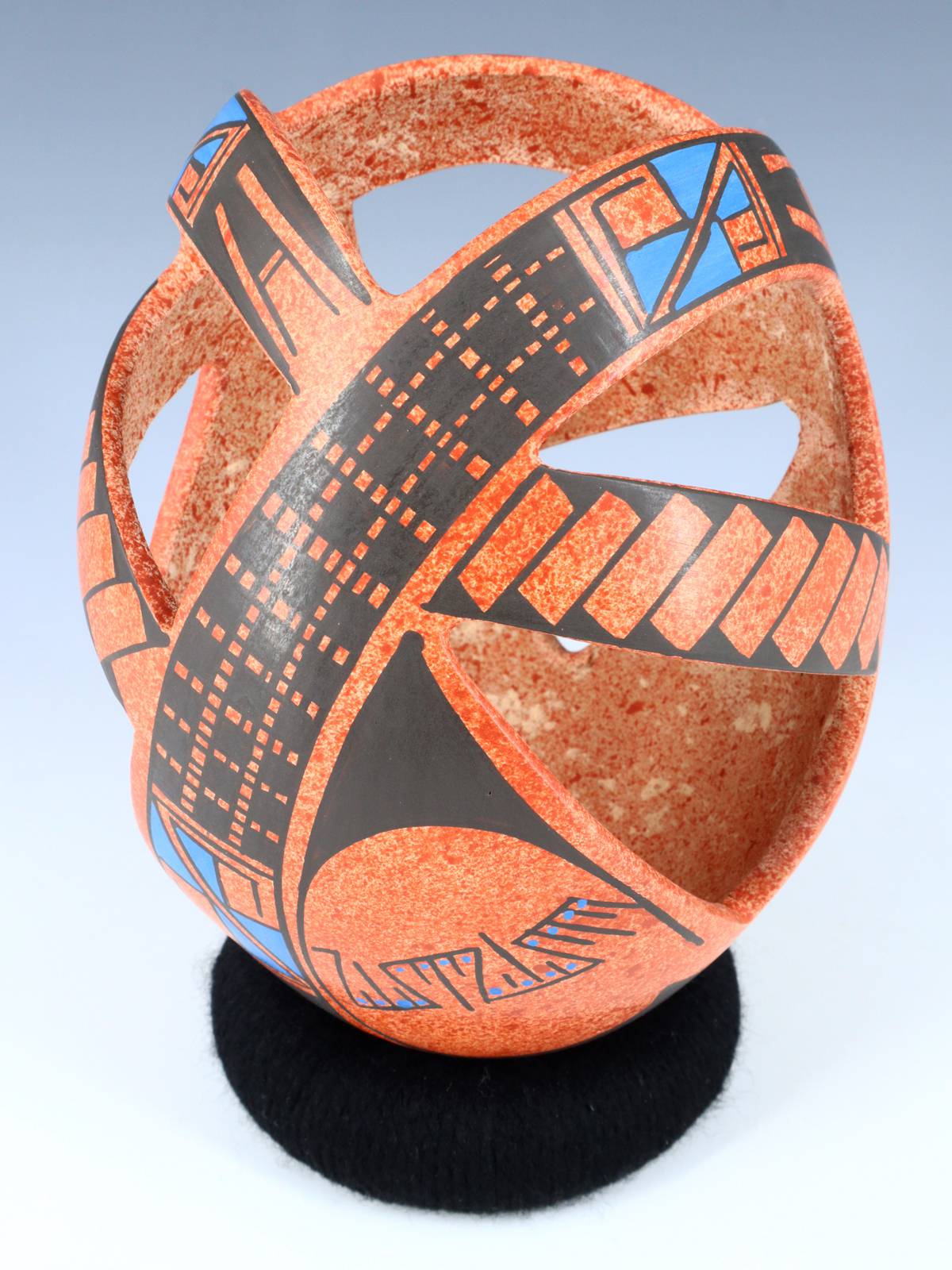 Mata Ortiz Hand Coiled Pottery Vase