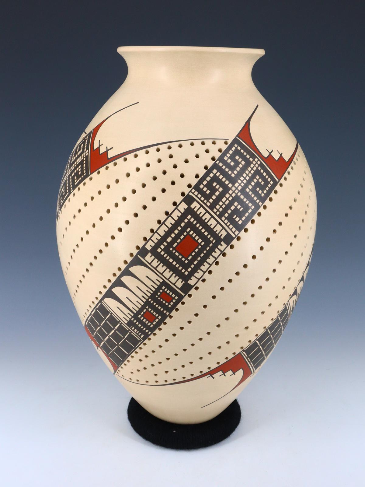 Mata Ortiz Hand Coiled Pottery Vase - PuebloDirect.com