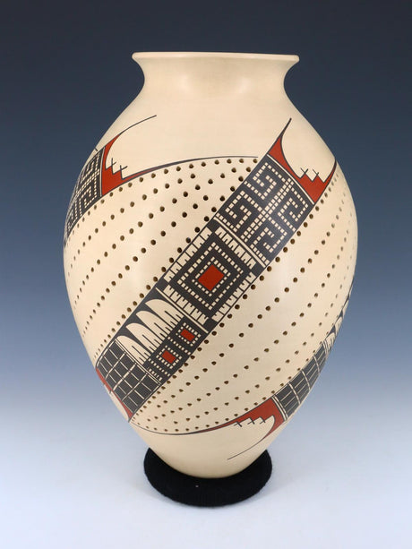 Mata Ortiz Hand Coiled Pottery Vase - PuebloDirect.com