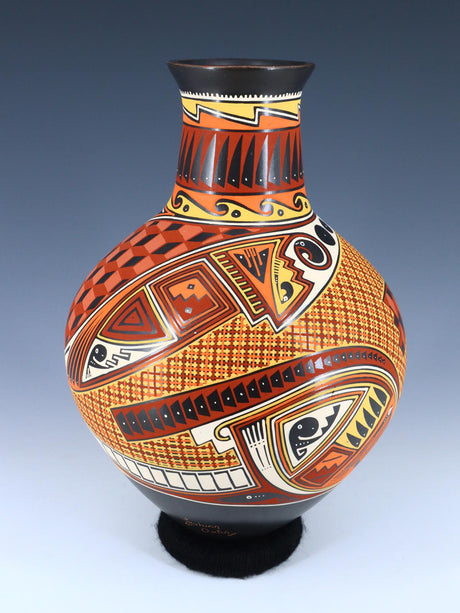 Mata Ortiz Hand Coiled and Painted Pottery Vase - PuebloDirect.com