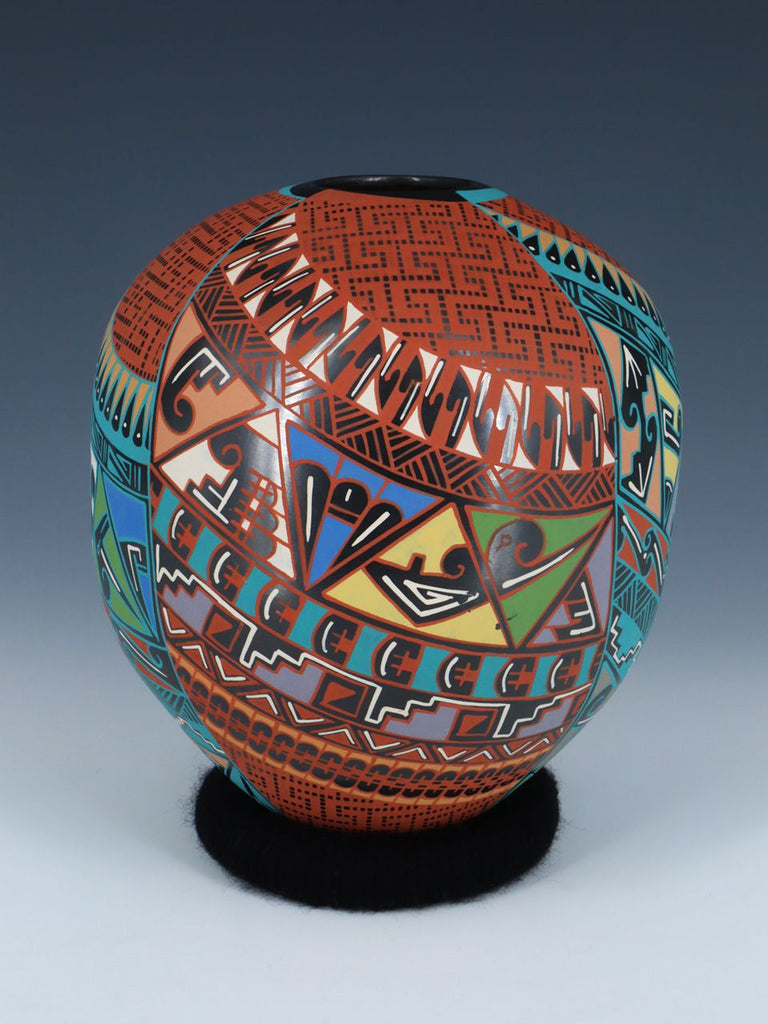 Mata Ortiz Hand Coiled and Etched Pottery - PuebloDirect.com
