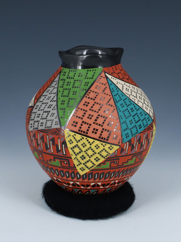 Mata Ortiz Hand Coiled and Painted Pottery Vase - PuebloDirect.com