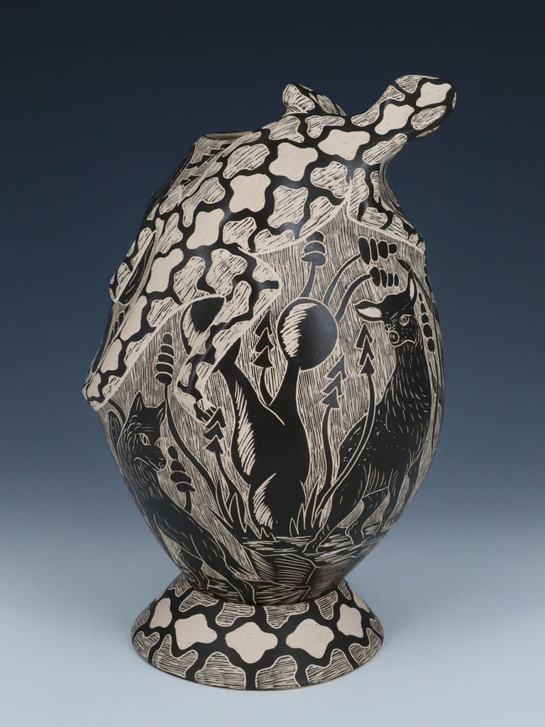 Mata Ortiz Hand Coiled Lizard Effigy Pottery with Matching Stand - PuebloDirect.com