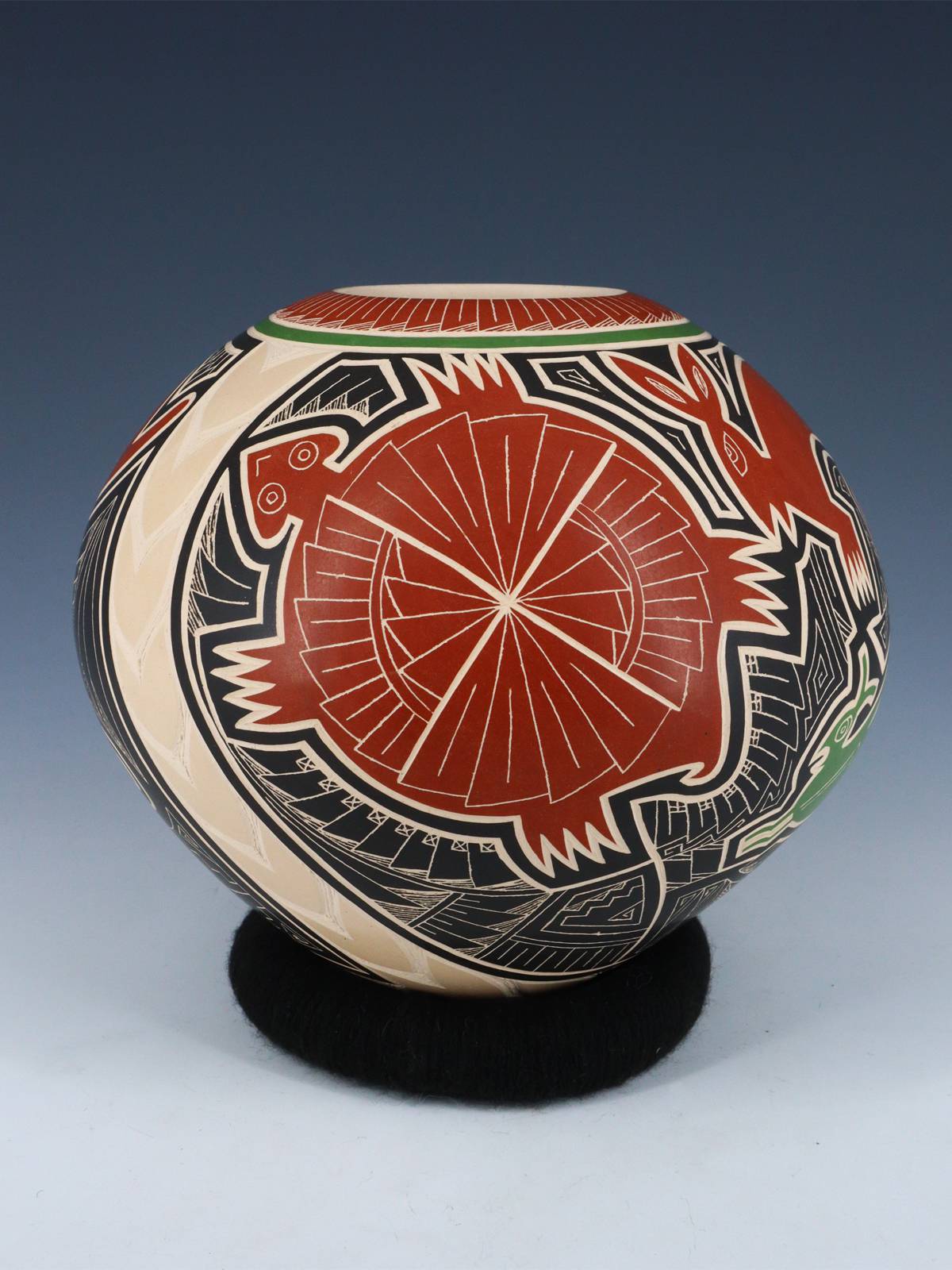 Mata Ortiz Hand Coiled Etched Wildlife Pottery - PuebloDirect.com