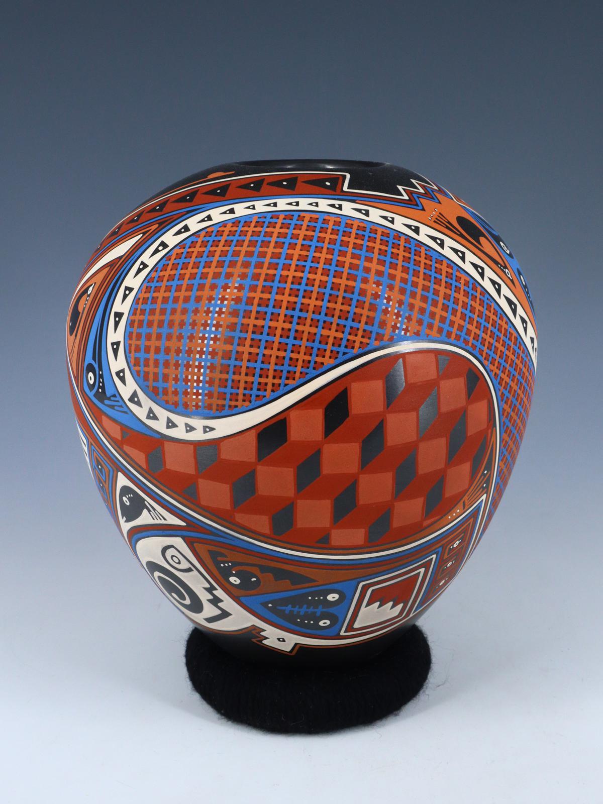 Mata Ortiz Hand Coiled and Painted Paquime Pottery - PuebloDirect.com