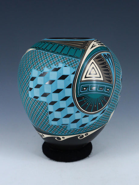 Mata Ortiz Hand Coiled and Painted Paquime Pottery - PuebloDirect.com