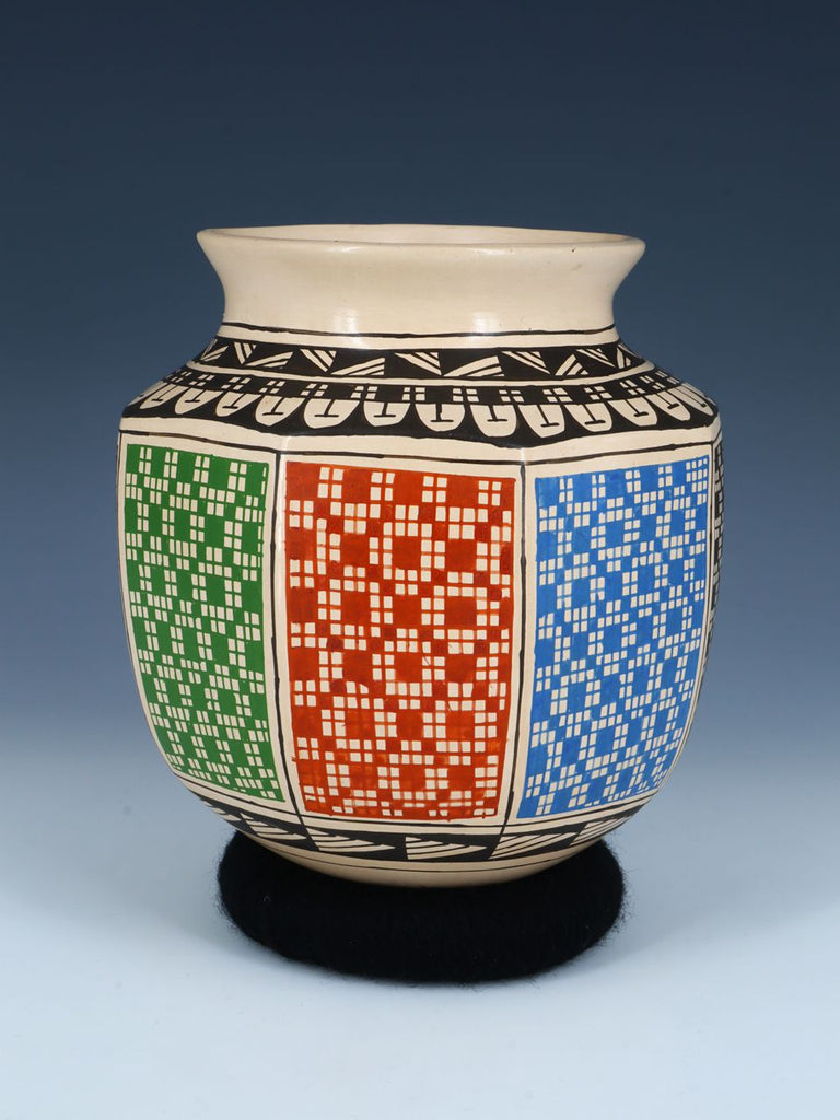 Mata Ortiz Hand Coiled Pottery Vase - PuebloDirect.com