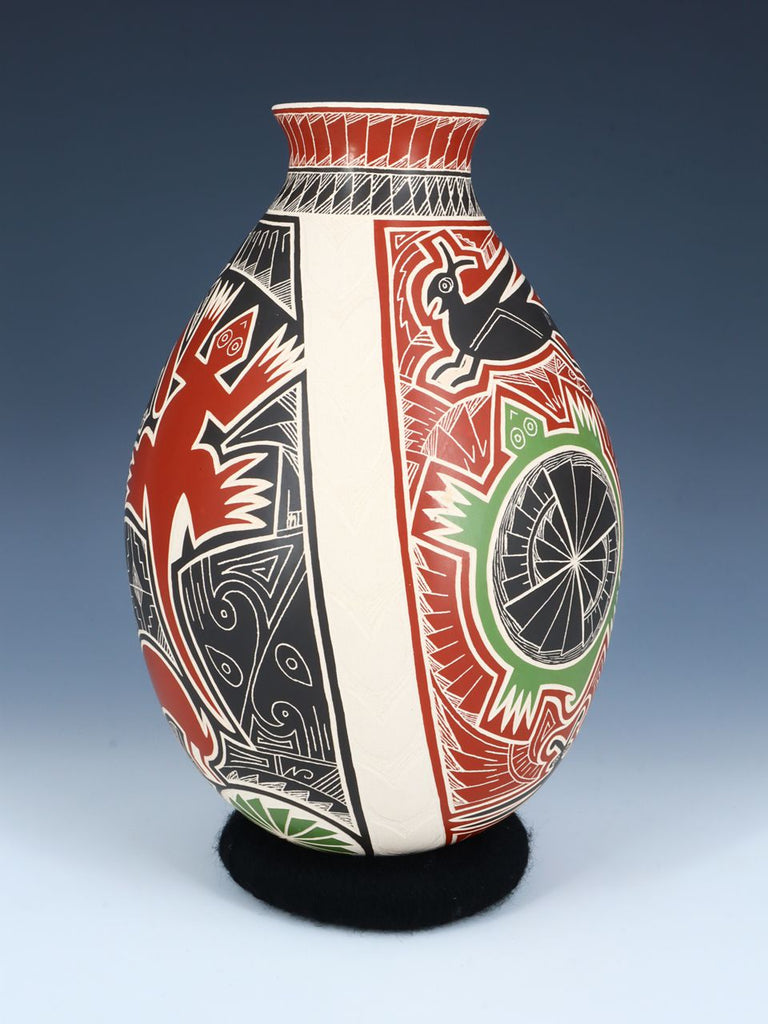 Mata Ortiz Hand Coiled Etched Pottery Vase - PuebloDirect.com