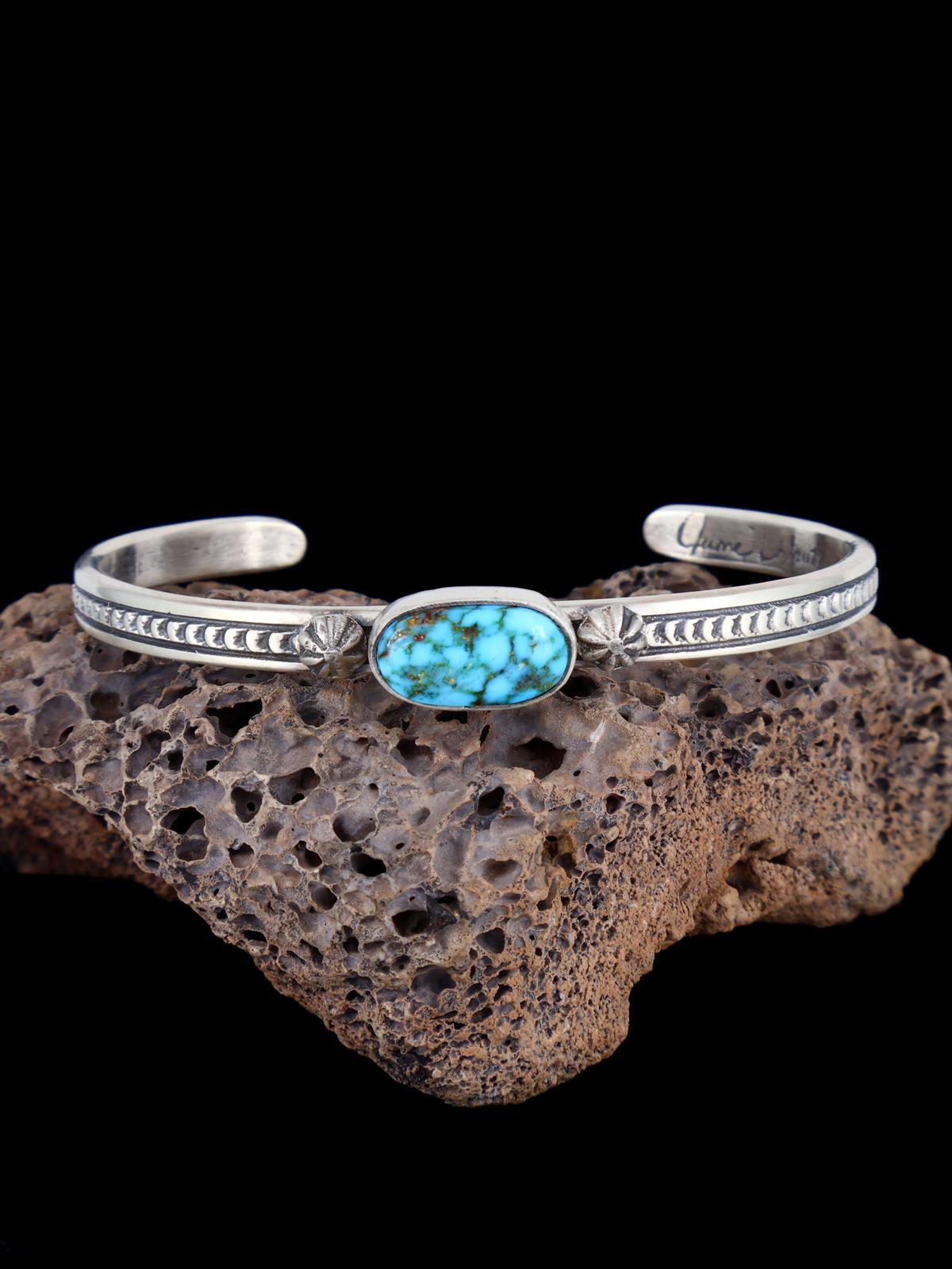 Pulsera de plata de ley nativa americana con turquesa dorada natural