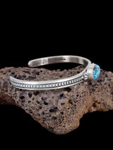 Pulsera de plata de ley nativa americana con turquesa dorada natural