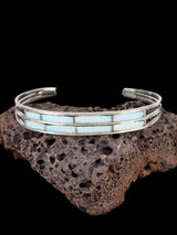 Pulsera con incrustaciones de opalita Zuni nativa americana