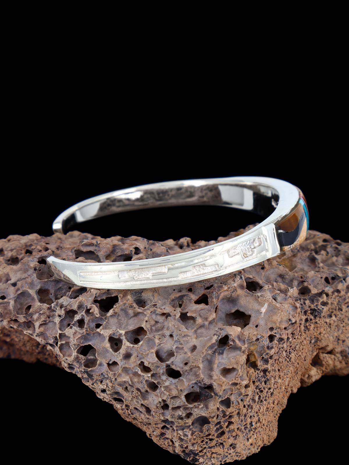 Bracelet incrusté de scène Navajo en argent sterling Night Sky Pueblo